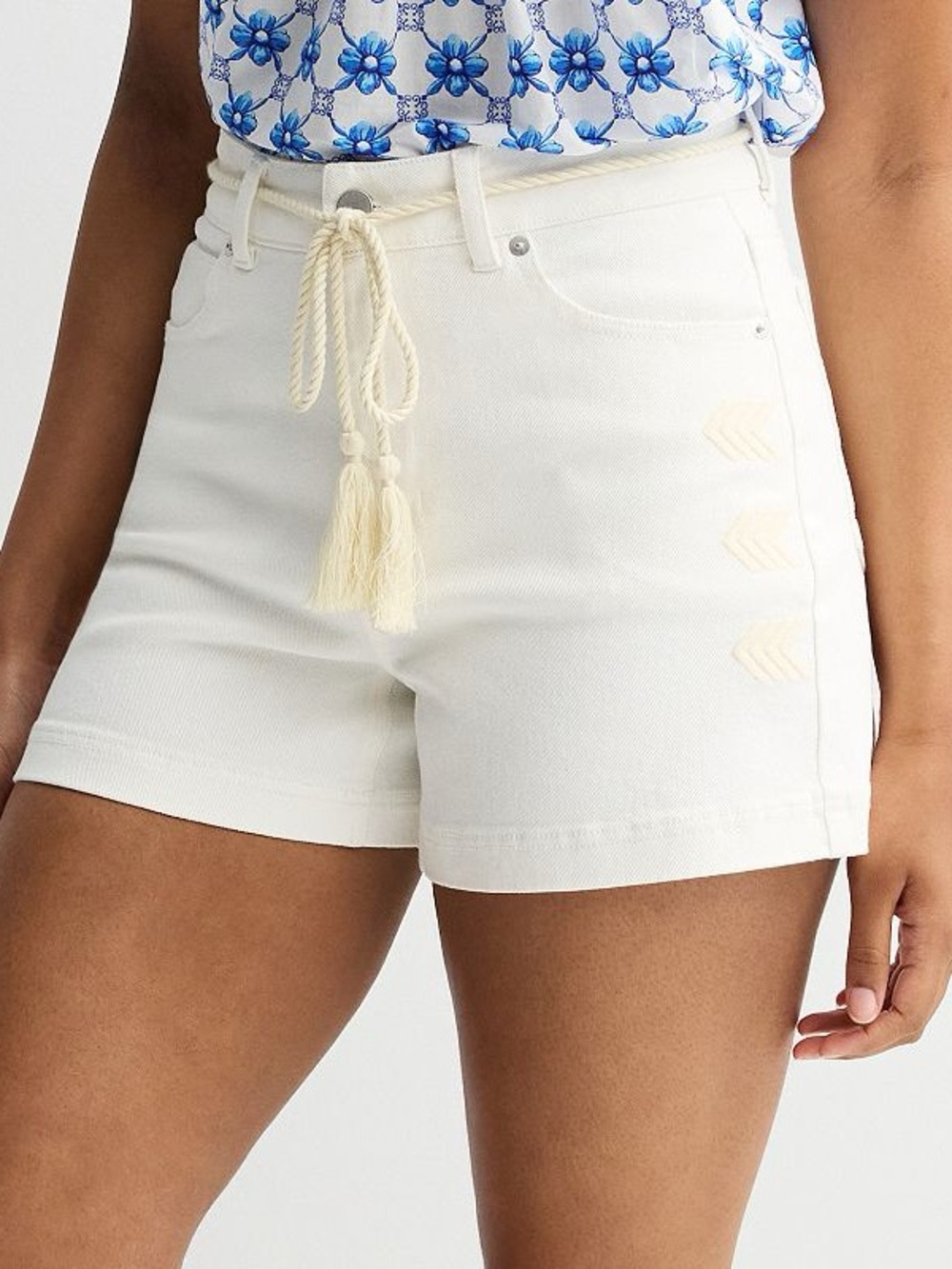 Farmers Market Embroidered Shorts with Tassel Belt Size 10